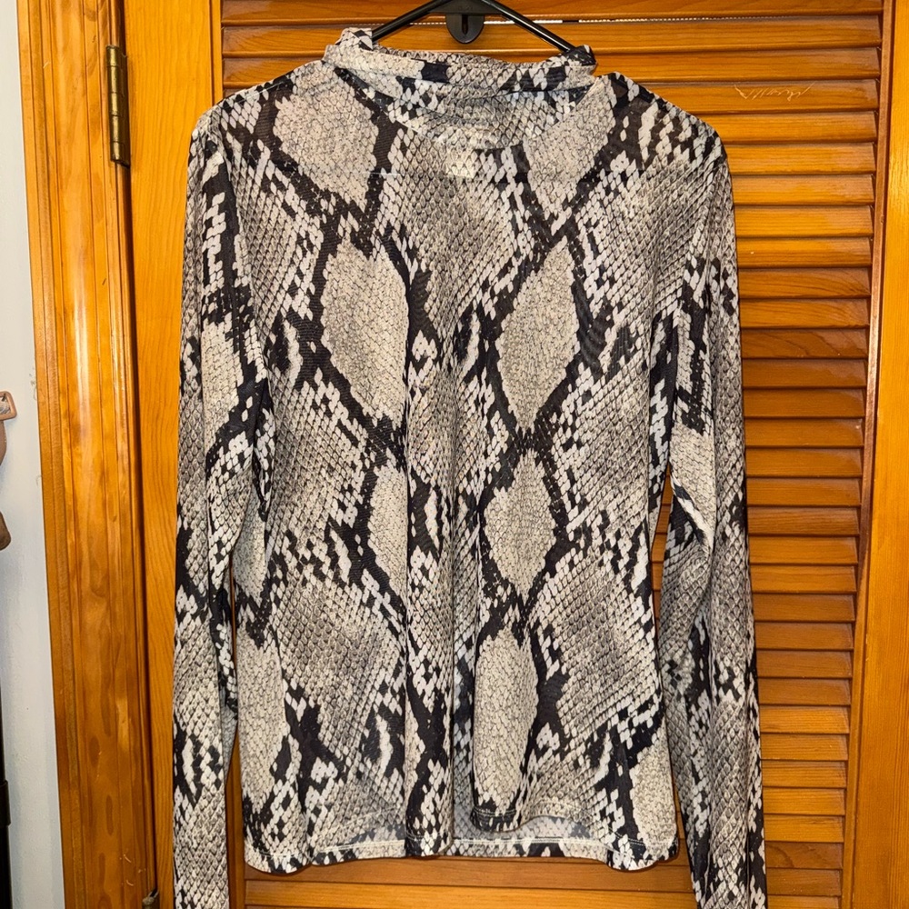 H&M Black and Gray Snakeskin Top